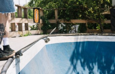 Signs-Your-Pool-Equipment-Needs-Repair-or-Replacement